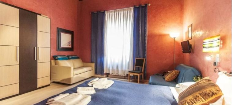 Hotel Campo De Fiori Residence:  ROMA