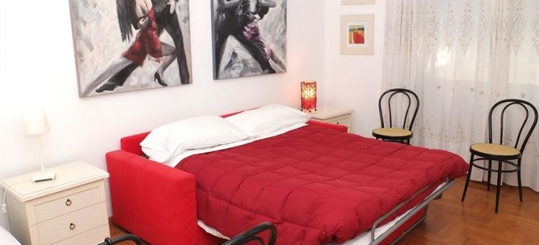 Hotel A Home For Holiday:  ROMA