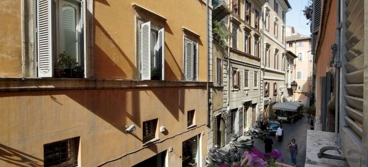 Beesprint Navona Apartments:  ROMA