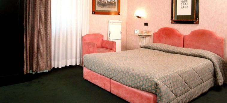 Hotel Valle:  ROMA