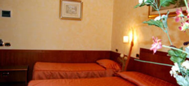 Hotel Adas:  ROMA