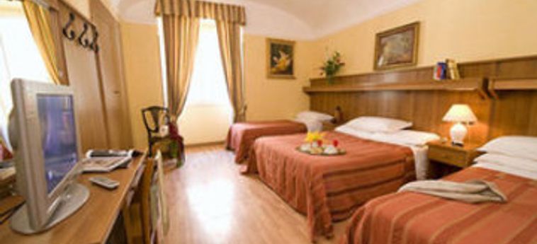 Hotel Altavilla Dieci:  ROMA