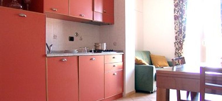 Crosti Apartments:  ROMA