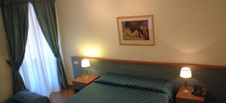 Hotel Domus Julia:  ROMA