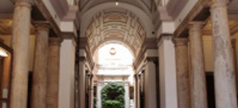 Hotel Everest Inn:  ROMA