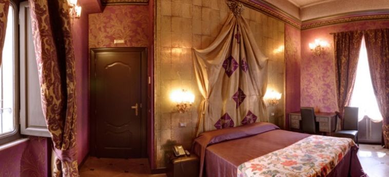 Hotel Antica Dimora Delle Cinque Lune:  ROME