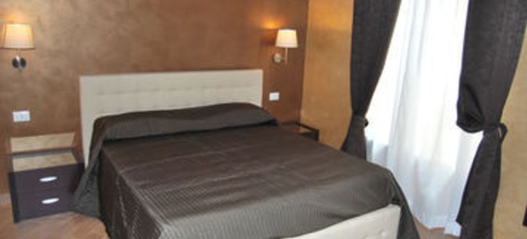 Hotel My Suites Piazza Di Spagna:  ROME