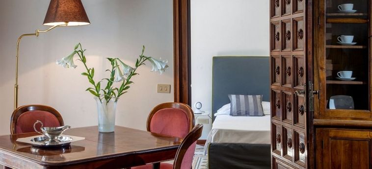 Hotel Tridente Suites:  ROME