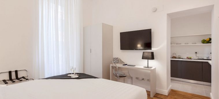 Hotel 504 Corso Suites:  ROME