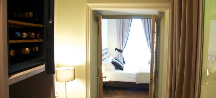 Hotel Piazza Farnese Luxury Suites:  ROME