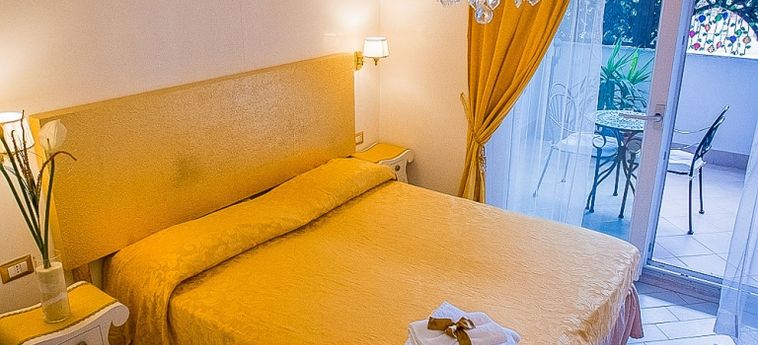 Hotel Suites Roma Tiburtina:  ROME