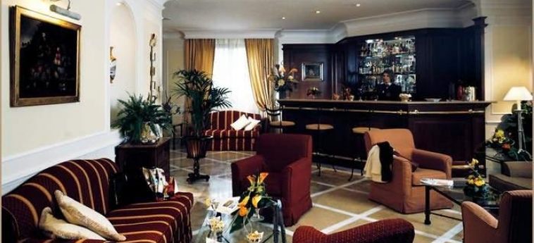 Hotel Donna Laura Palace:  ROME