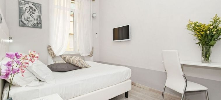 Hotel White Rooms Colosseo:  ROME