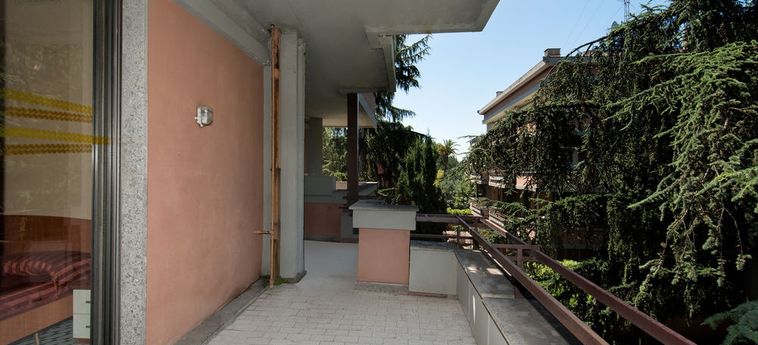 Residence Aparthotel Blanc Et Trois:  ROME