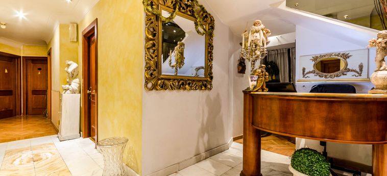 Hotel Luxury Rooms H 2000 Roma Rome : Photo 