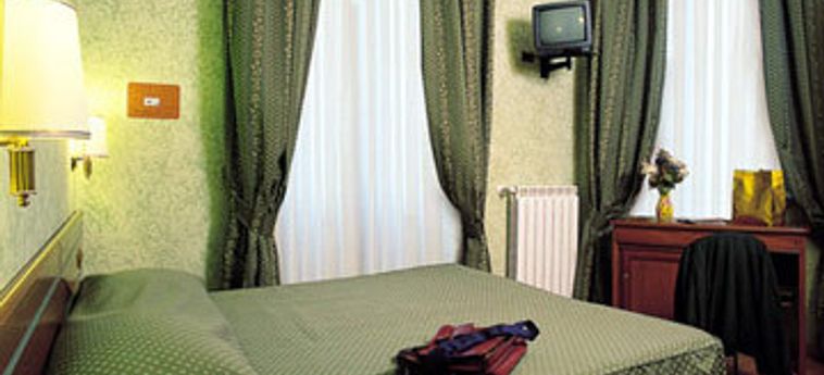 Hotel B&b Fellini:  ROME