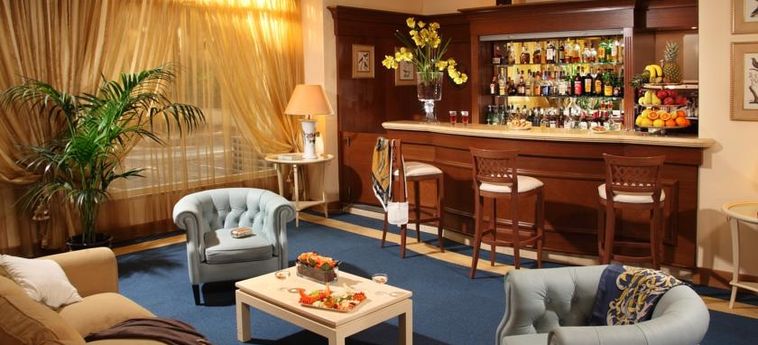 Hotel American Palace Eur:  ROME