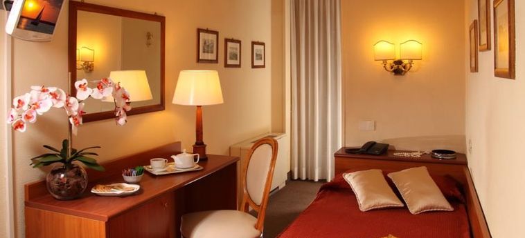 Hotel American Palace Eur:  ROME