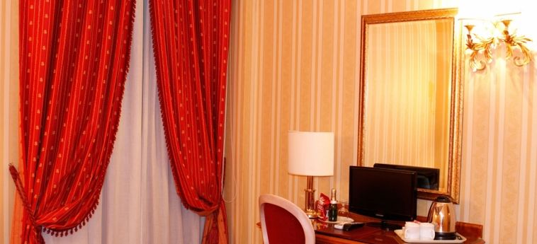 Hotel Sistina:  ROME