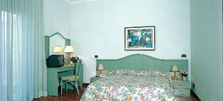 Hotel La Pergola:  ROME
