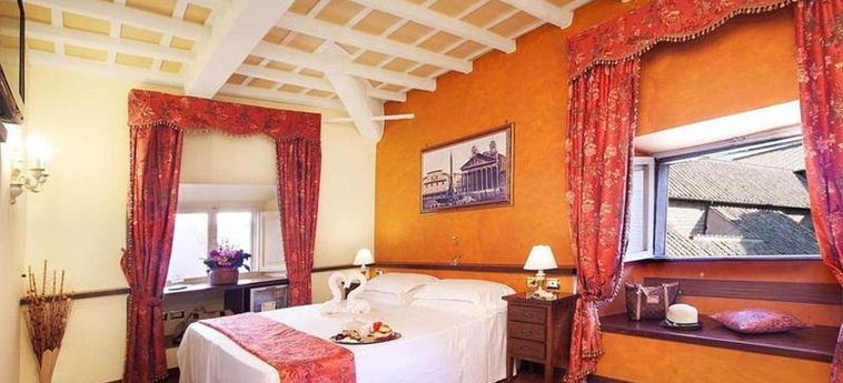Hotel Pantheon Inn:  ROME