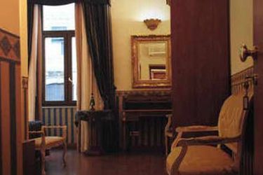 Hotel Barberini Suites B&b:  ROME