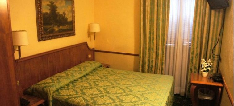 Hotel Amalfi:  ROME
