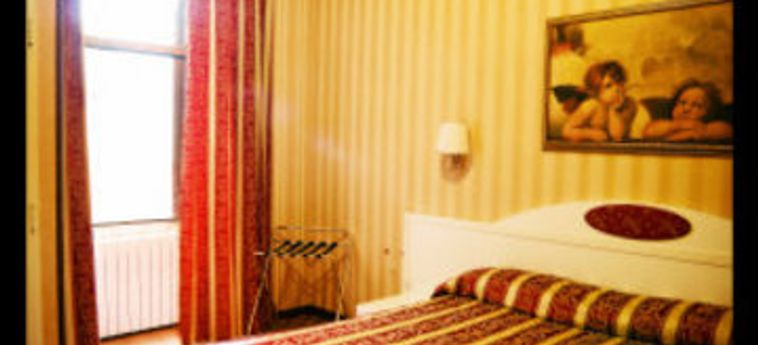 Hotel Camere Belvedere A Termini:  ROME