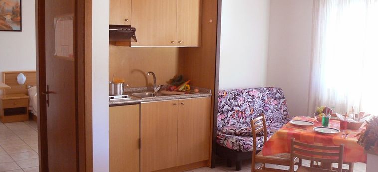 Hotel E Appartamenti Al Larice Ronzone - Trento : Photo 