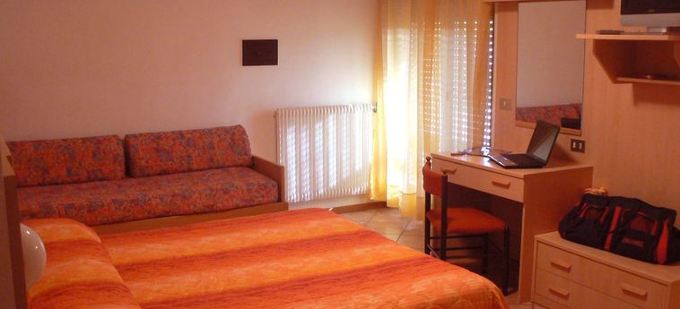 Hotel E Appartamenti Al Larice:  RONZONE - TRENTO