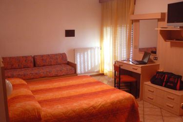 Hotel E Appartamenti Al Larice Ronzone - Trento: Photo 