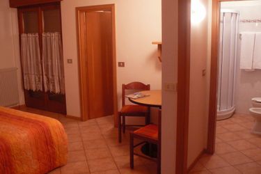 Hotel E Appartamenti Al Larice Ronzone - Trento: Photo 