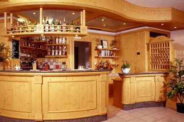 Hotel E Appartamenti Al Larice Ronzone - Trento: Photo 