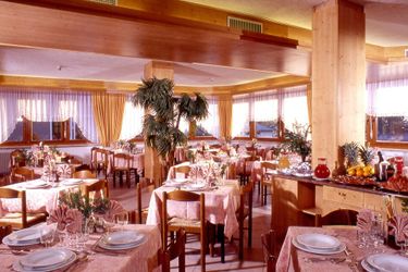 Hotel E Appartamenti Al Larice Ronzone - Trento: Photo 