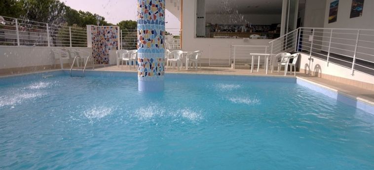 Hotel Residence Rosburgo Sea Resort:  ROSETO DEGLI ABRUZZI - TERAMO
