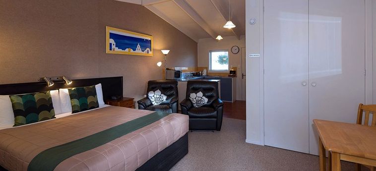 Hotel Malfroy Motor Lodge Rotorua - Accommodation And Mineral Pool:  ROTORUA