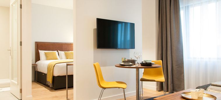 Hotel Premier Suites Plus Rotterdam:  ROTTERDAM
