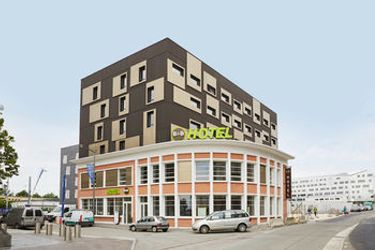 B&b Hotel Lille Roubaix Centre Gare:  ROUBAIX