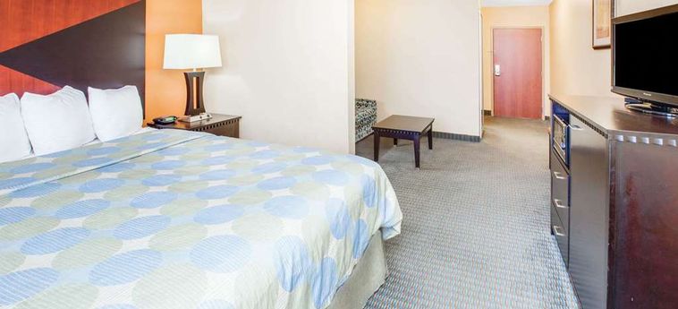 Hotel Days Inn & Suites By Wyndham Russellville:  RUSSELLVILLE (AR)