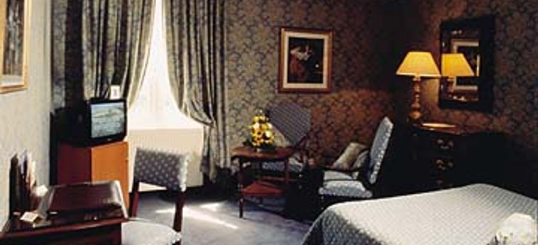 Hotel Chateau De Beauvois:  SAINT-ETIENNE-DE-CHIGNY