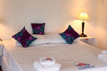 Hotel Lusia's Lagoon Chalets:  SAMOA