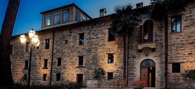 Hotel La Villa Teloni:  SAN SEVERINO MARCHE - MACERATA