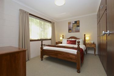 Grosvenor Court Apartments Hobart:  SANDY BAY