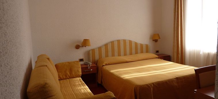 Hotel Ariston Montecarlo:  SANREMO - IMPERIA