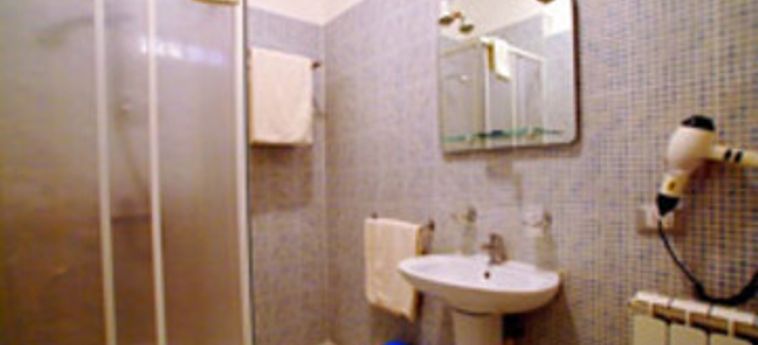 Hotel Pollon Inn - Affittacamere Sanremo - Imperia: Foto 