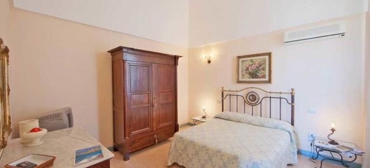 Hotel Villa Raffaella:  SANTA CESAREA TERME - LECCE