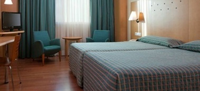 Hotel City Express Santander Parayas:  SANTANDER
