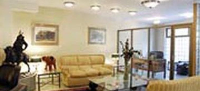 Aparthotel Windsor Suite:  SANTIAGO DEL CILE