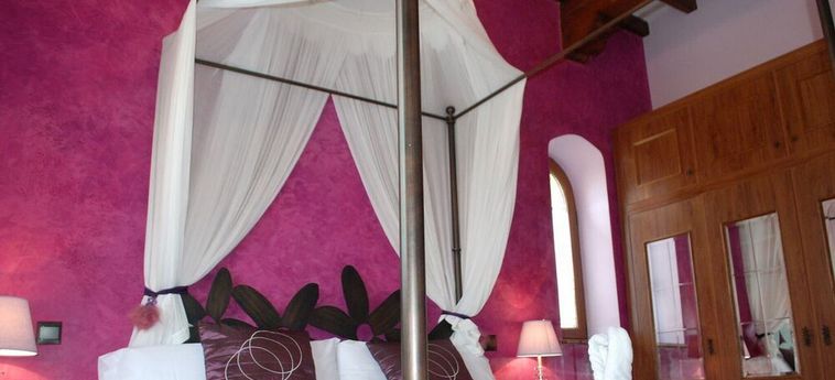 Hotel Posada La Fábula:  SANTILLANA DEL MAR