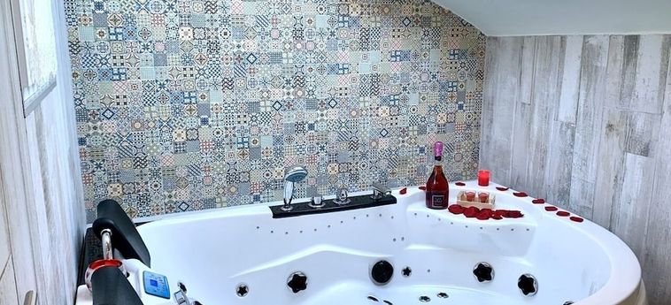 Hotel Suites Con Jacuzzi Santillana Santillana Del Mar: Foto 